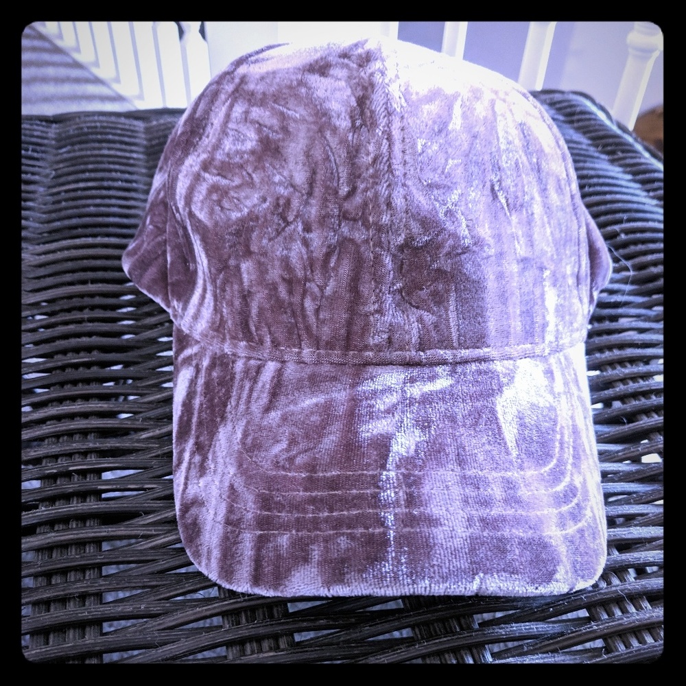 🔥 Evereve Crushed Velvet Hat